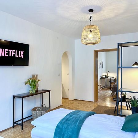 Sapphire Apartment: Free Parking + Netflix + Bathtub Essen Dış mekan fotoğraf