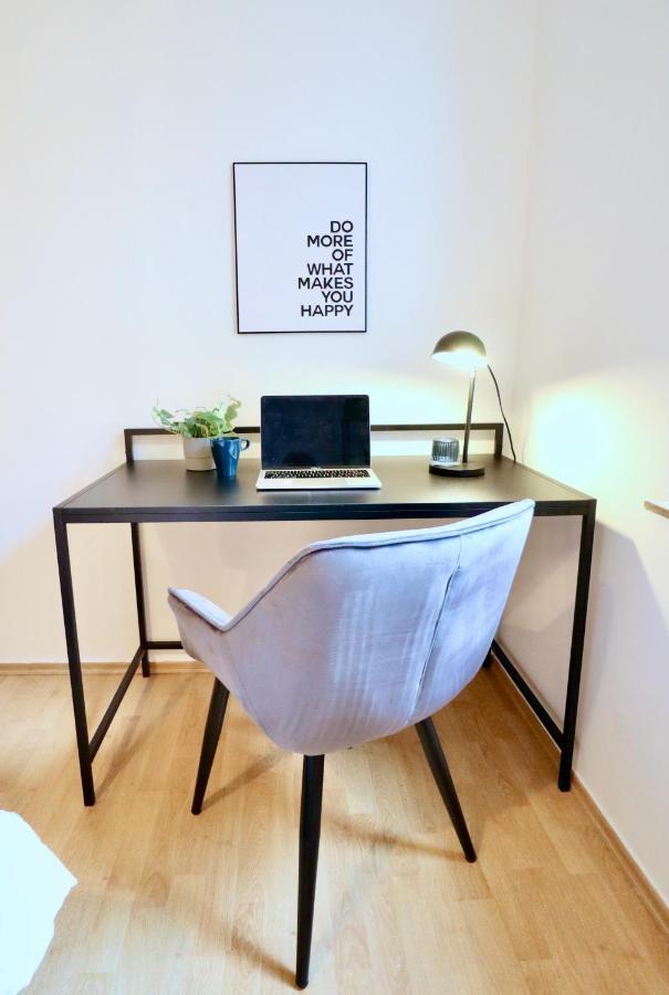 Sapphire Apartment: Free Parking + Netflix + Bathtub Essen Dış mekan fotoğraf