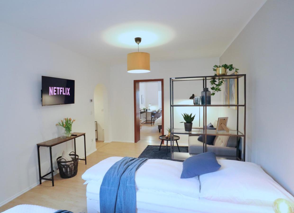 Sapphire Apartment: Free Parking + Netflix + Bathtub Essen Dış mekan fotoğraf