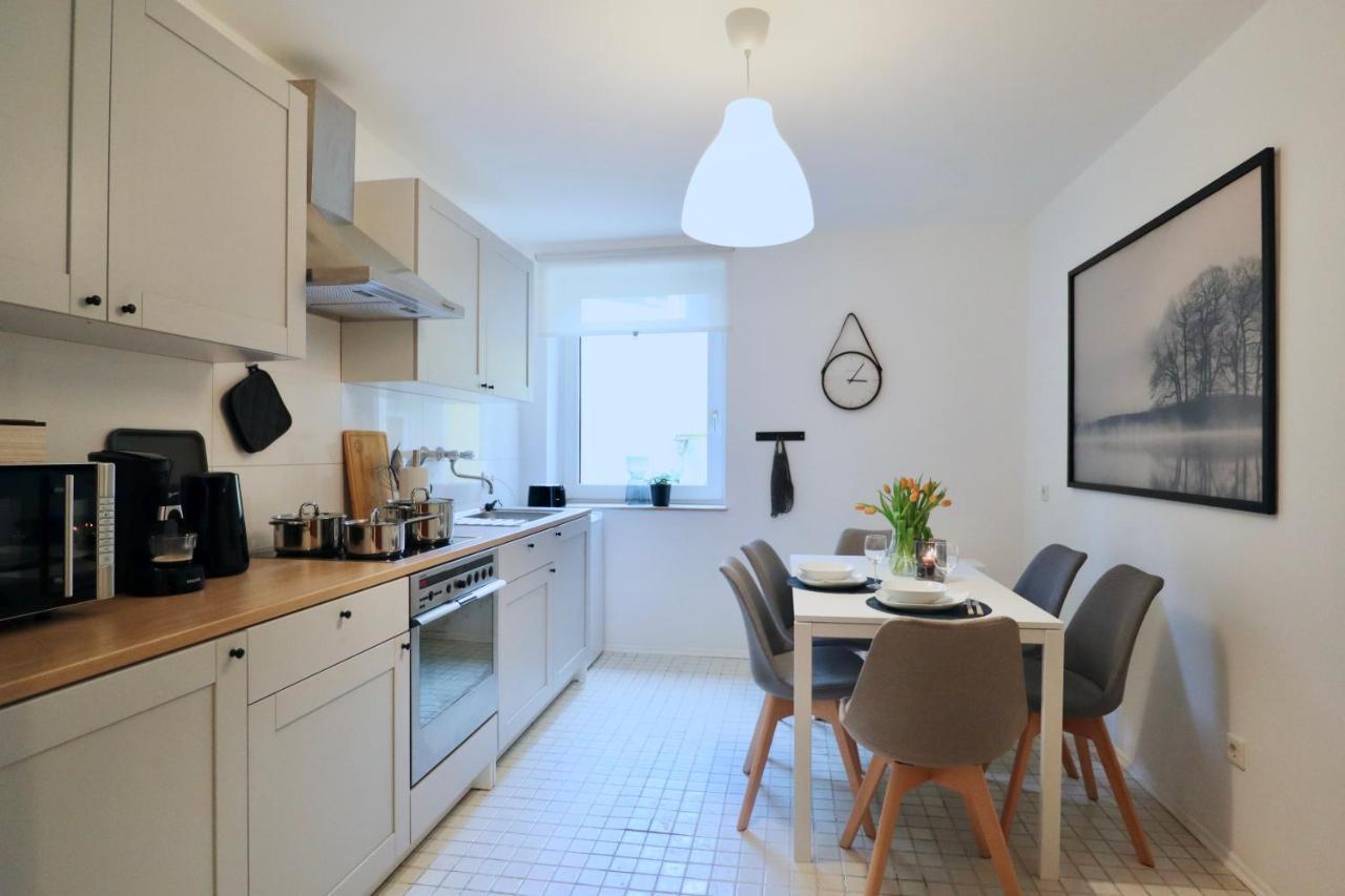 Sapphire Apartment: Free Parking + Netflix + Bathtub Essen Dış mekan fotoğraf