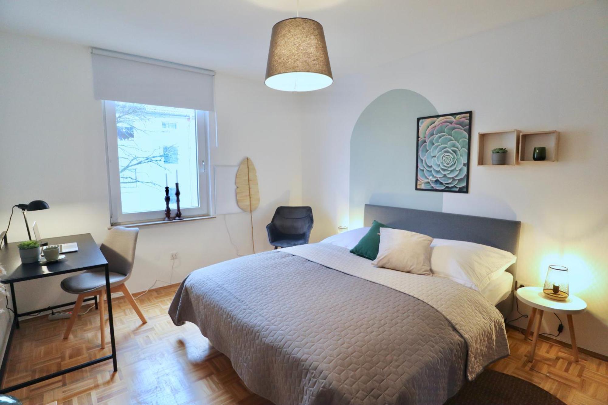 Sapphire Apartment: Free Parking + Netflix + Bathtub Essen Dış mekan fotoğraf