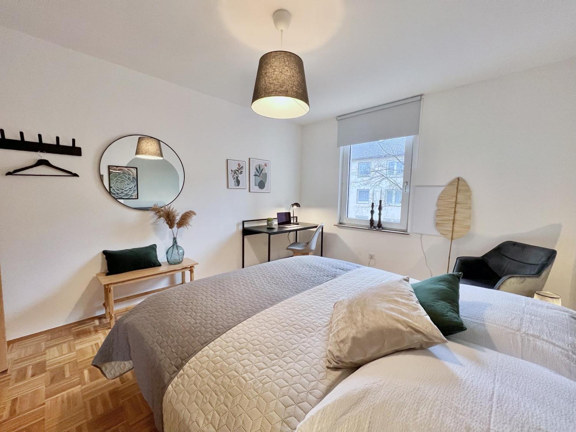 Sapphire Apartment: Free Parking + Netflix + Bathtub Essen Dış mekan fotoğraf