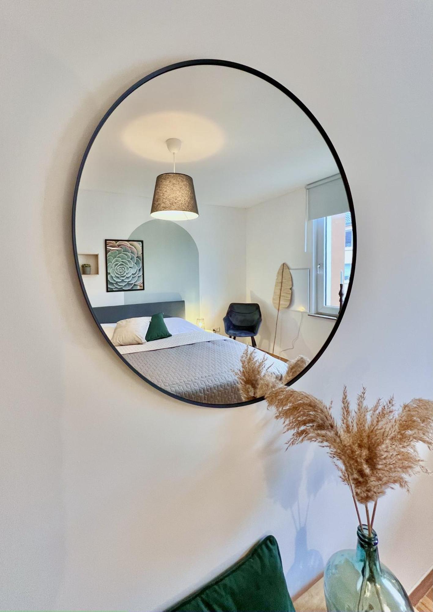Sapphire Apartment: Free Parking + Netflix + Bathtub Essen Dış mekan fotoğraf