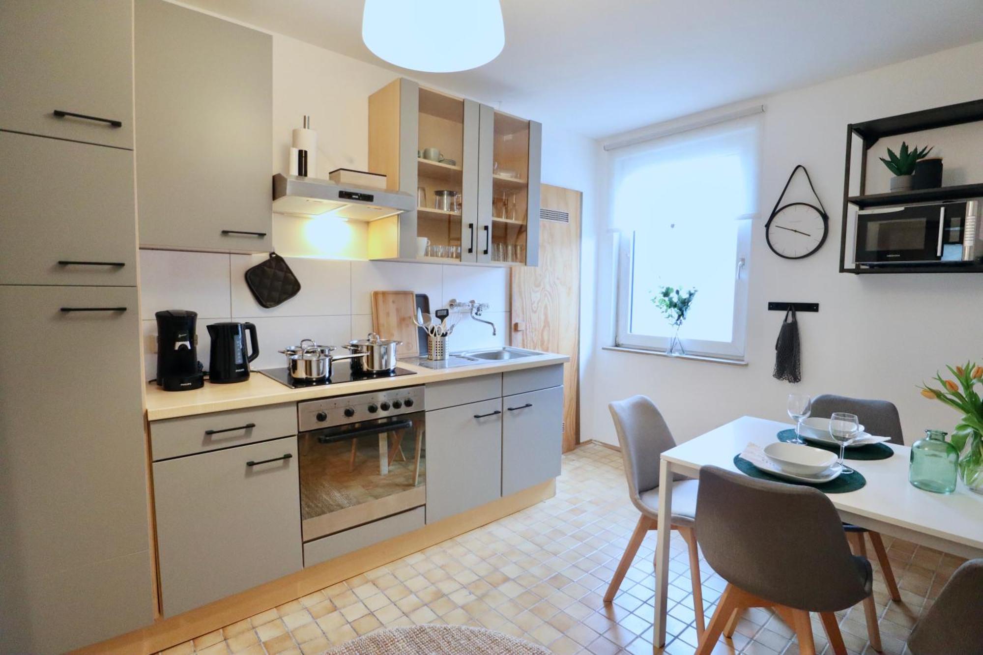 Sapphire Apartment: Free Parking + Netflix + Bathtub Essen Dış mekan fotoğraf