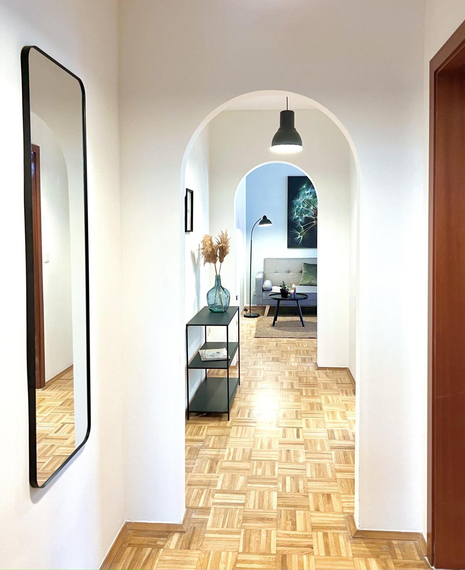 Sapphire Apartment: Free Parking + Netflix + Bathtub Essen Dış mekan fotoğraf