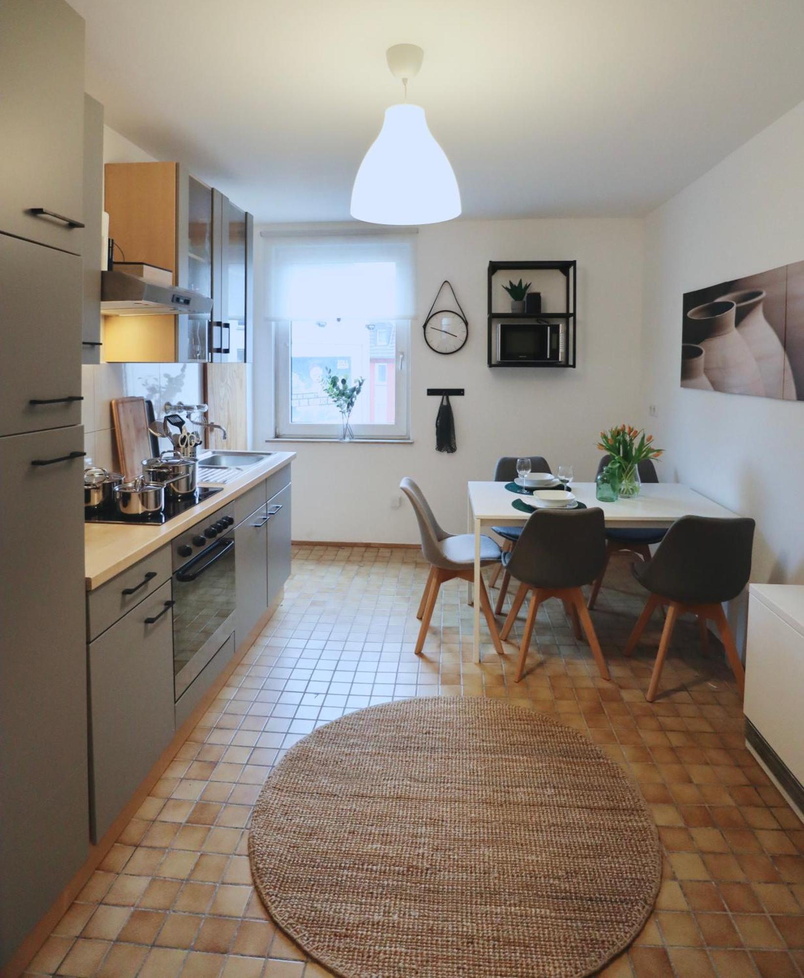 Sapphire Apartment: Free Parking + Netflix + Bathtub Essen Dış mekan fotoğraf